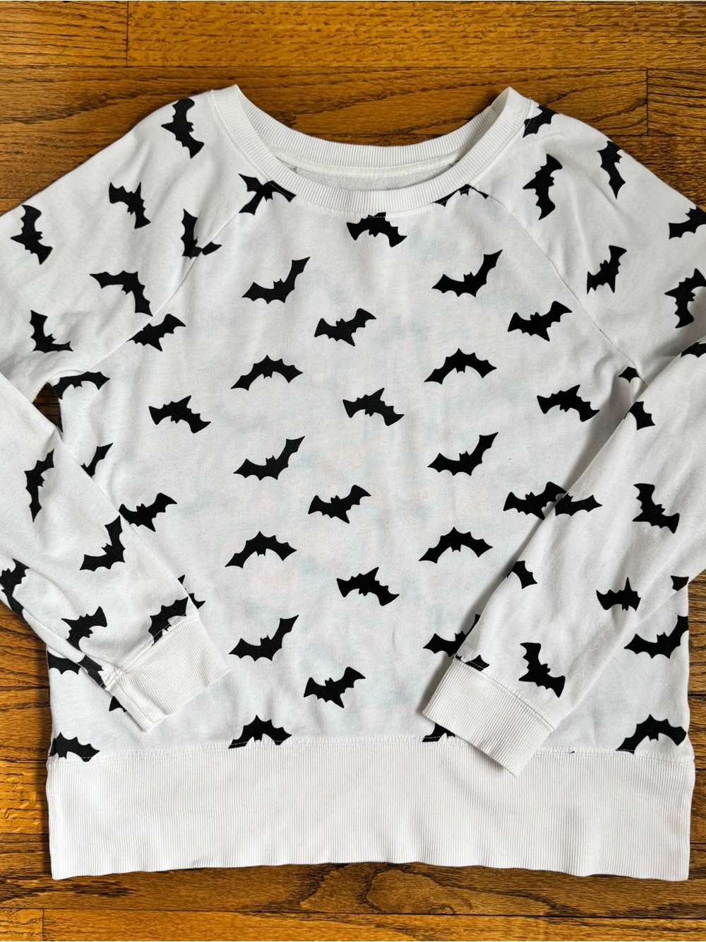 Grayson Threads White and Black Bat-Print Halloween Women Sweatshirt L